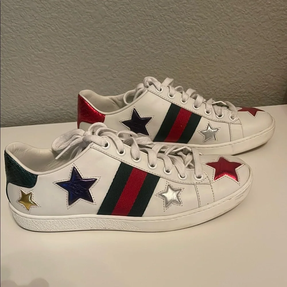 Authentic Gucci White Sneakers with stars - Picture 3 of 6